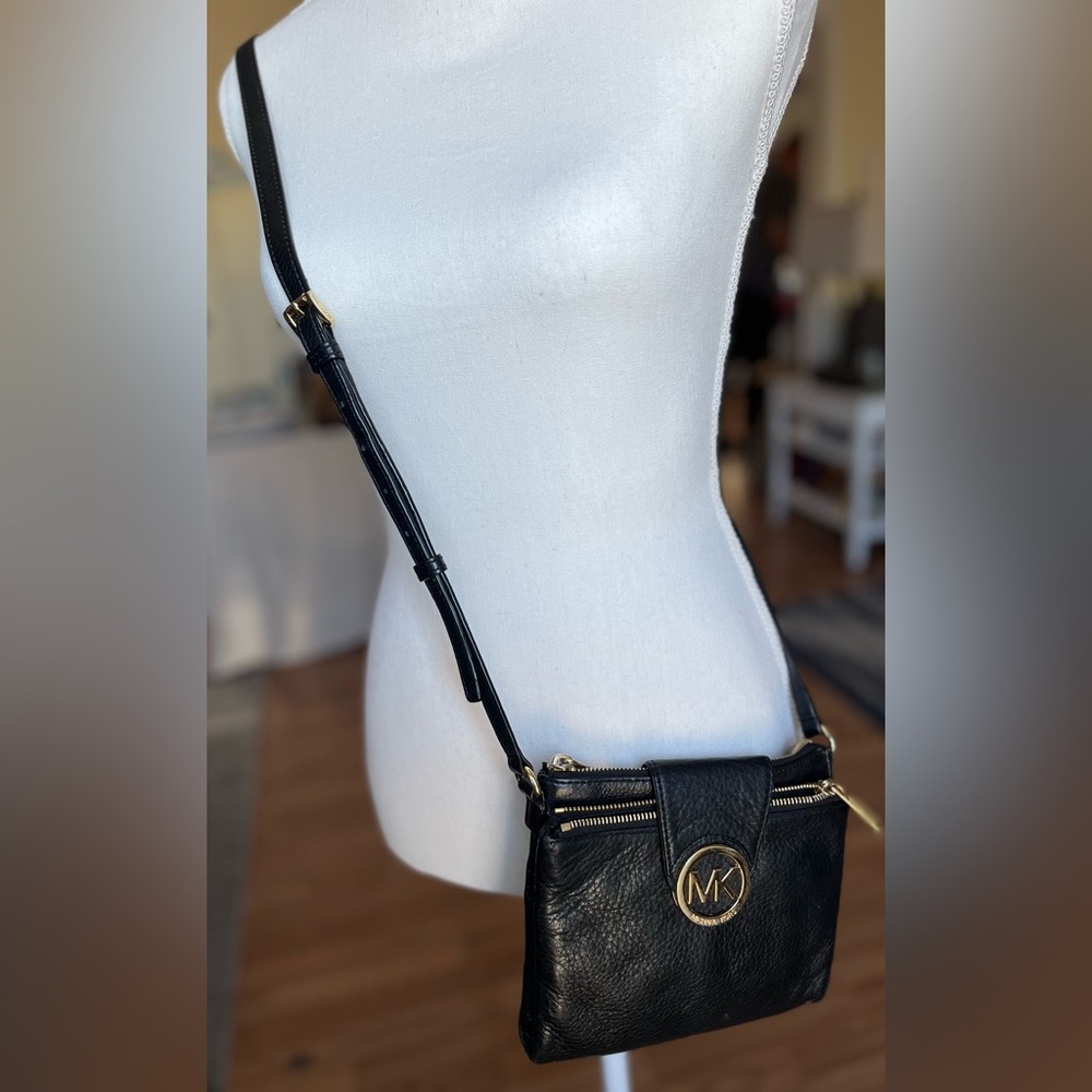 Michael Kors black leather multi-compartment crossbody bag
